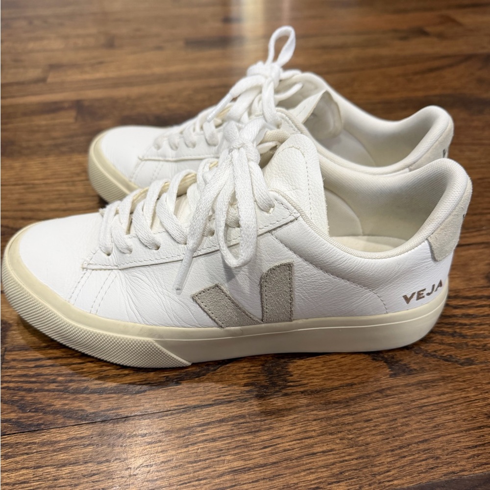 Veja Women's Campo Leather White Natural Sneaker